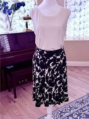 LOFT Black & Cream Floral-Print Skater Skirt